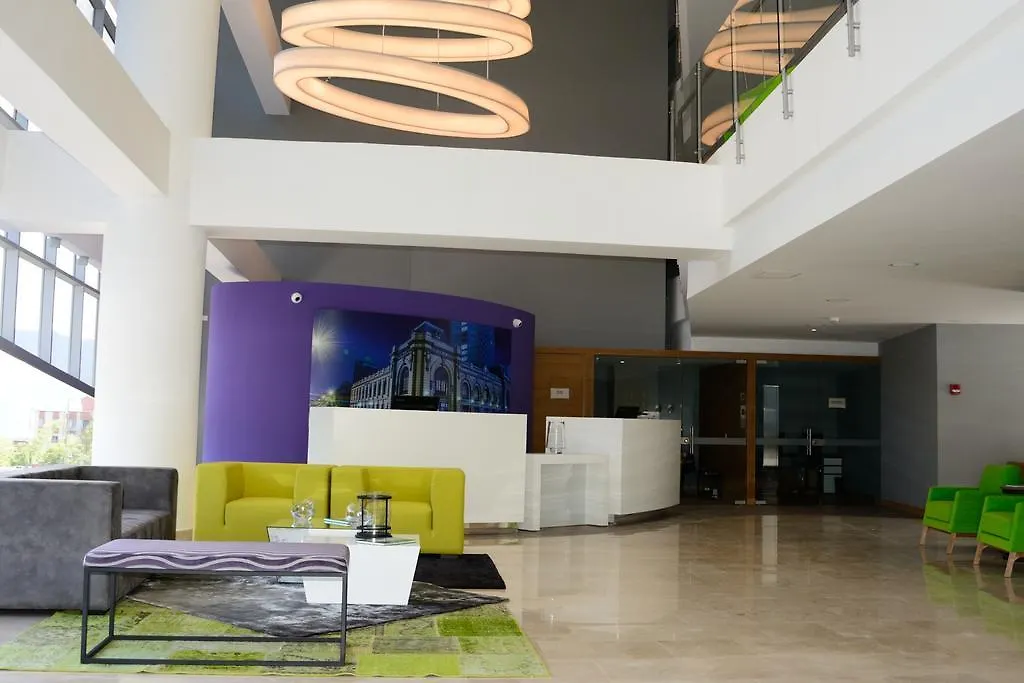 Hotel La Quinta By Wyndham Medellin