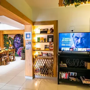 Hostel Adn Algo De Nosotros - Malaika, Medellin