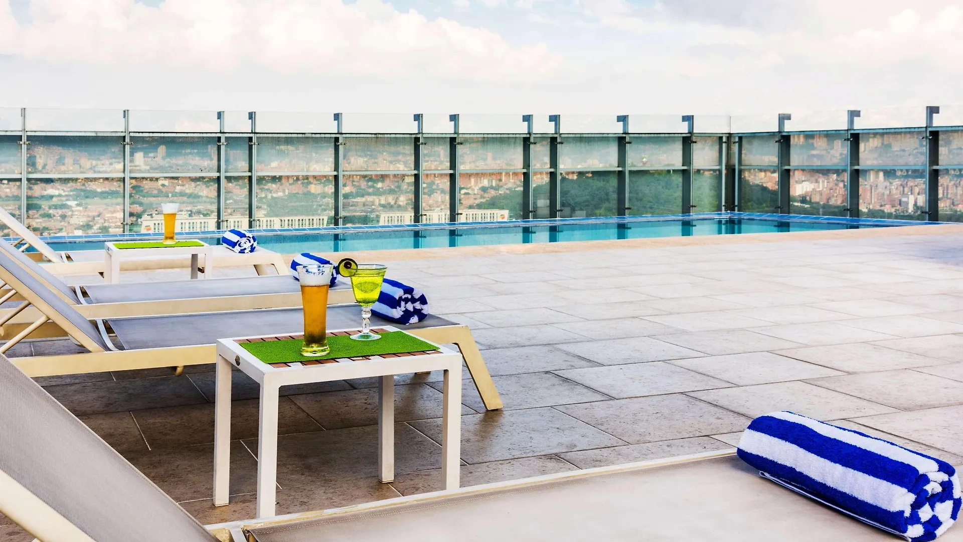Hotel La Quinta by Wyndham Medellín Colombia