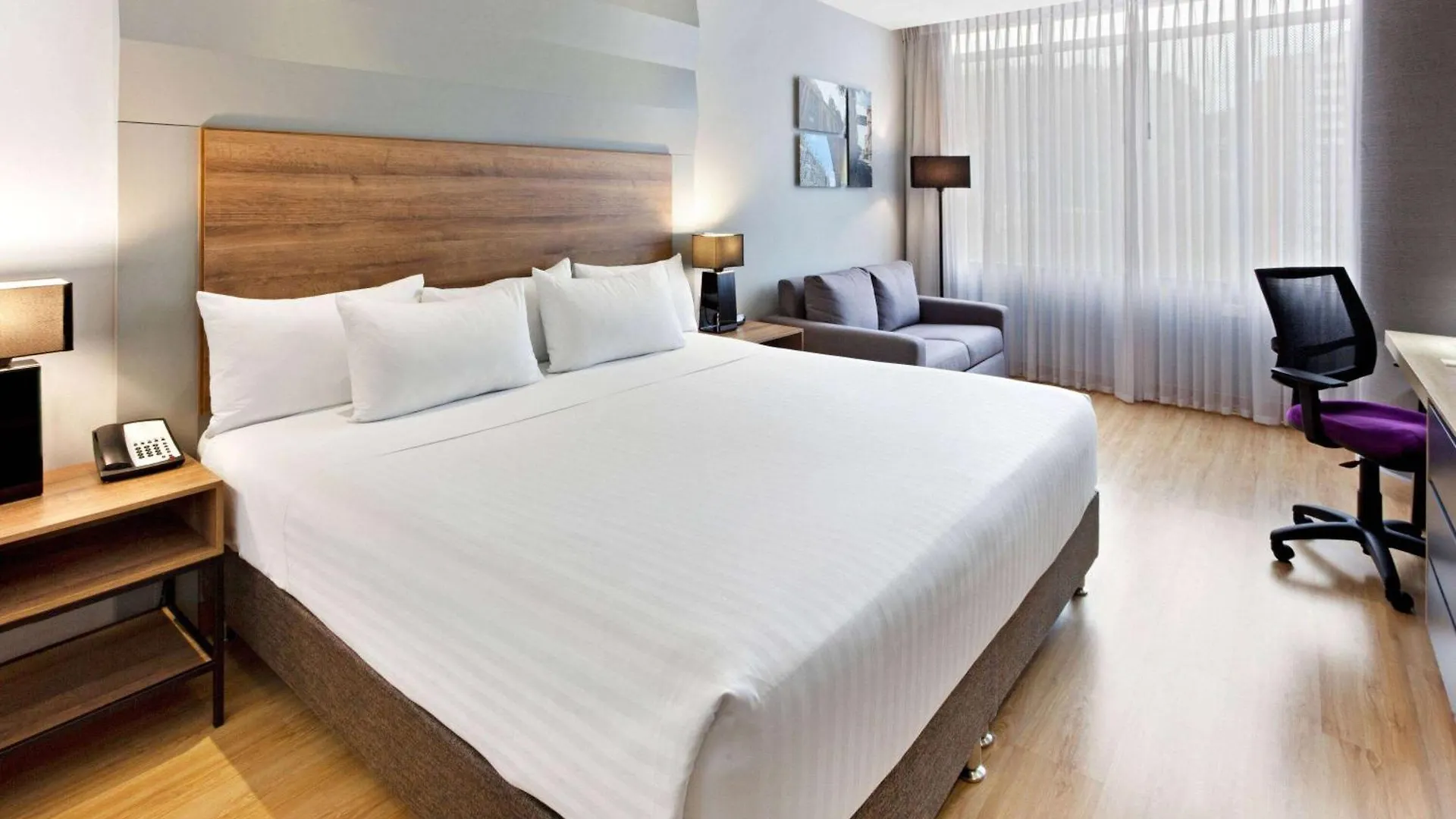 ****  Hotel La Quinta by Wyndham Medellín Colombia